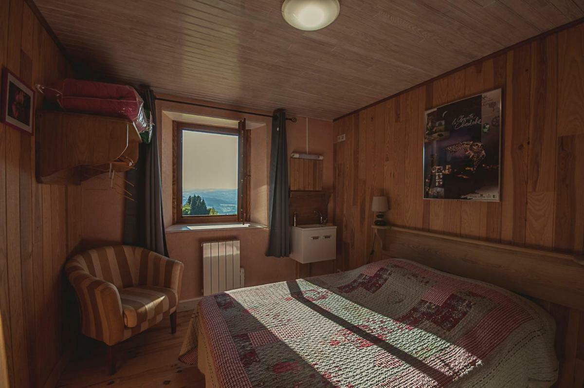 Gite " Oree Des Bois" Vertolaye ภายนอก รูปภาพ